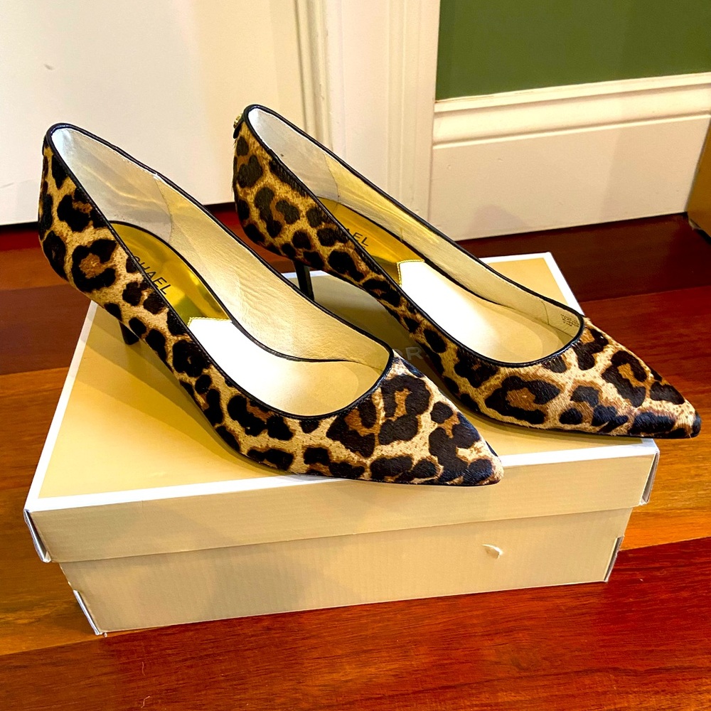 Michael Kors Flex kitten pump - size 7.5 M